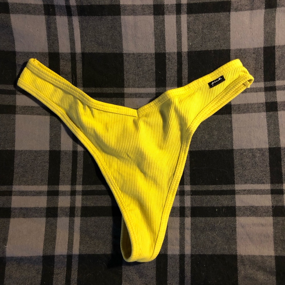 🌭mustard yellow thong🌭